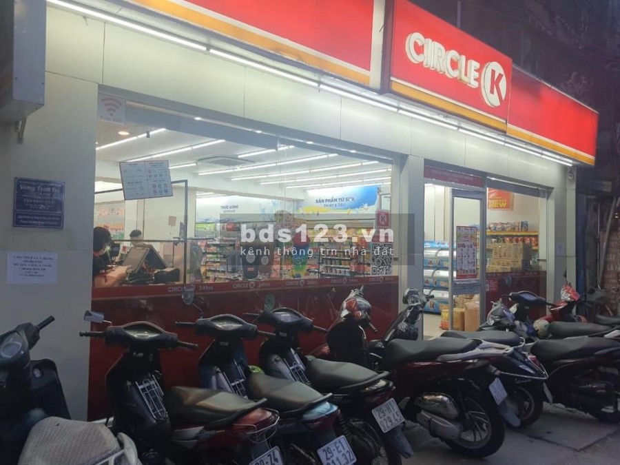 Nhà mặt tiền rộng gần chung cư, trường đại học khu dân cư đông đúc liên hệ 0913218892
