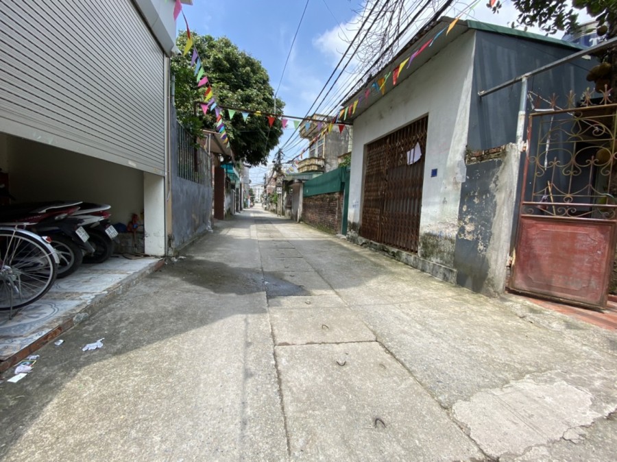 Bán rẻ đất Đản Dị đường thông ô tô tránh cạnh nhà Văn Hoá sổ đỏ chính chủ, giá tốt