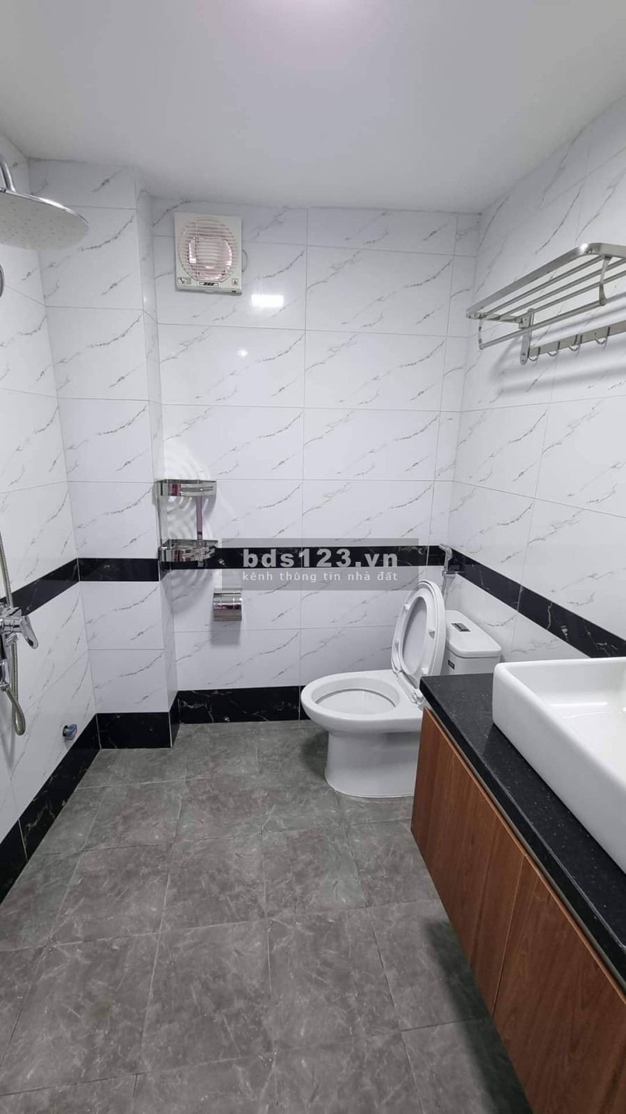 Bán nhà 2 mặt ngõ ô tô tránh, phát triển tốt, khu dân cư đông, giá đầu tư sinh lời