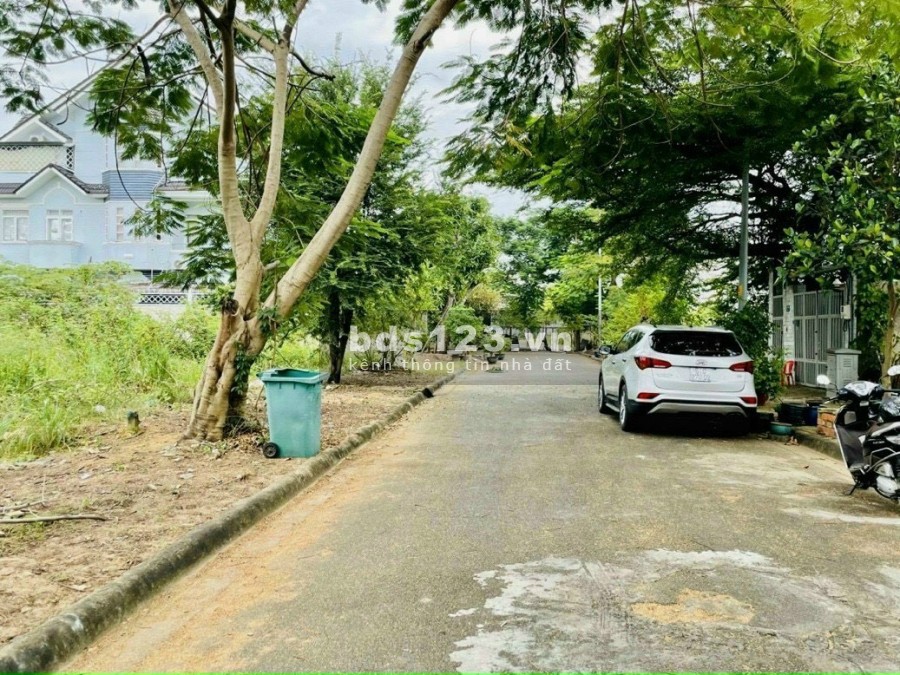 Bán gấp lô đất sau chợ Bình Chánh diện tích sử dụng120m2, giá 480 triệu sổ hồng riêng
