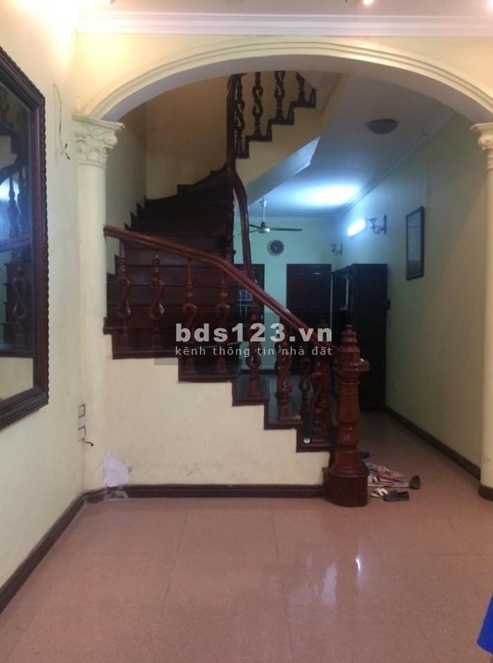 Bán nhà Tả Thanh Oai ô tô đỗ cửa diện tích sử dụng 32m2, giá bán 2,7 tỷ, lh 0967119669