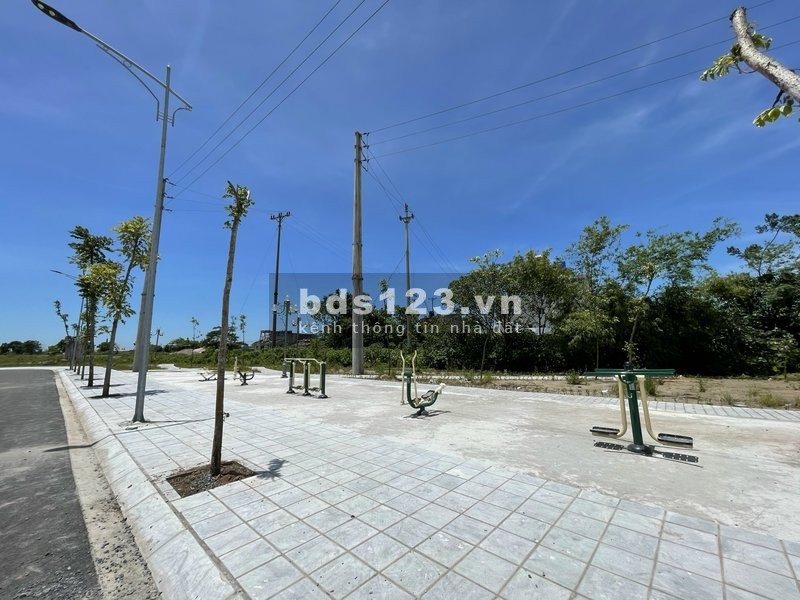 Chính chủ cần bán đất nền Tiền Hải Center City. Lô 100m2 giá từ 2,5 tỷ. Đầu tư tốt, sinh lời cao.