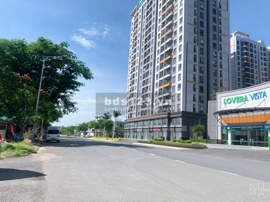 Bán lô đất mặt tiền diện tích 5x20 gần chợ Phú Lạc huyện Bình Chánh lh 0355545904