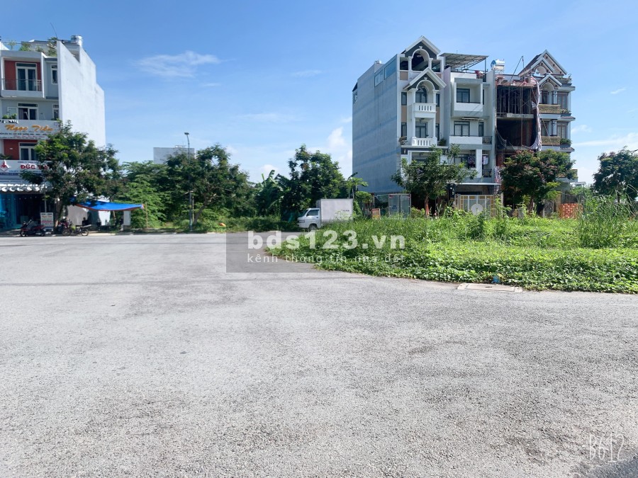 Bán lô đất mặt tiền diện tích 5x20 gần chợ Phú Lạc huyện Bình Chánh lh 0355545904