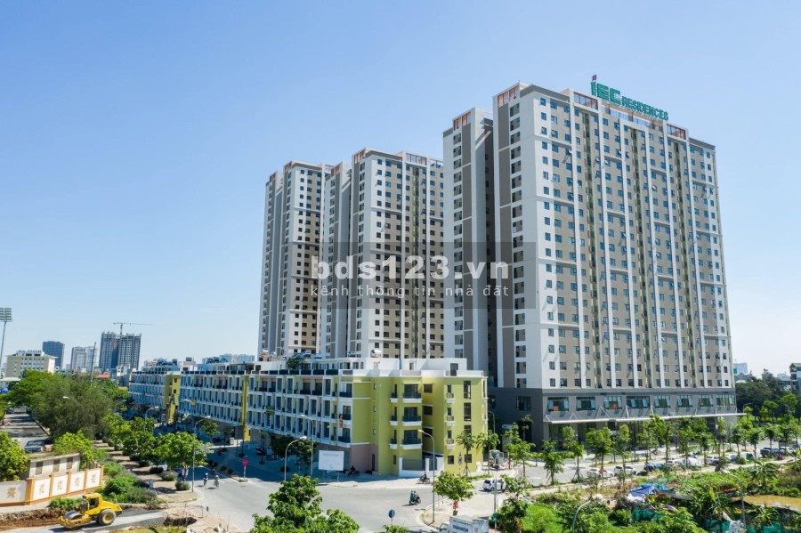 Cần bán gấp nhà Lô góc Shophouse IEC Tứ Hiệp, Thanh Trì, 4.5 tầng, DTSD 87 m2, giá 19.6 tỷ