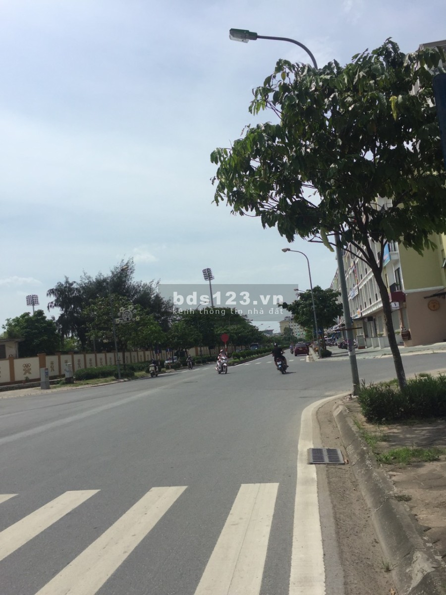 Cần bán gấp nhà Lô góc Shophouse IEC Tứ Hiệp, Thanh Trì, 4.5 tầng, DTSD 87 m2, giá 19.6 tỷ