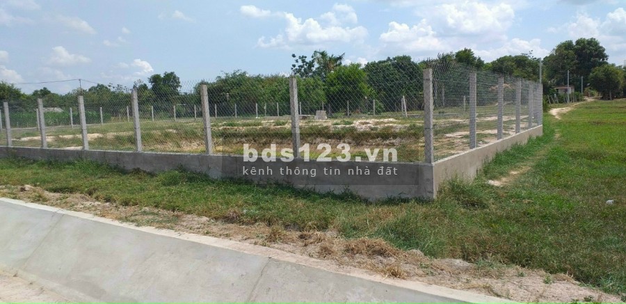 Bán đất Vườn mặt tiền đường kênh lý xã An Nhơn Tây - Củ Chi giá 5ty diện tích 1527m2 shr