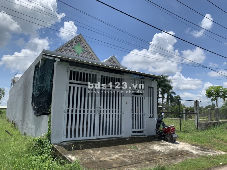 Bán nhà đất mt nhựa Basa Phước Hiệp Củ Chi giá 5ty450tr diện tích 500m2 TC 300m2