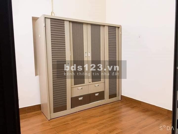 Bán gấp nhà ngõ đường Thanh Bình Mỗ Lao, DT 40x4m, giá 4,7 tỷ đồng, ô tô đỗ cửa