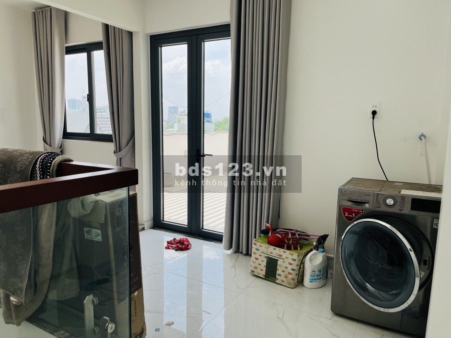 Bán nhà mới xây 4 tầng hẻm xe hơi Quận 12 khu dân cư đông đúc, giấy tờ đầy đủ