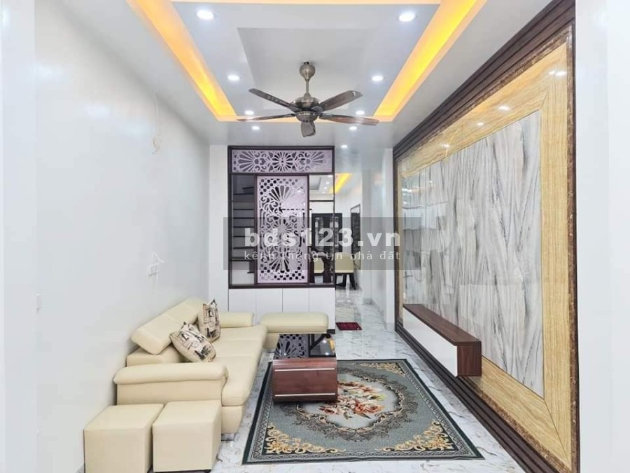 Bán nhà ngõ 147B Tân Mai diện tích sử dụng 54m2 5 tầng, giá bán 6 tỷ, lh 0984857937