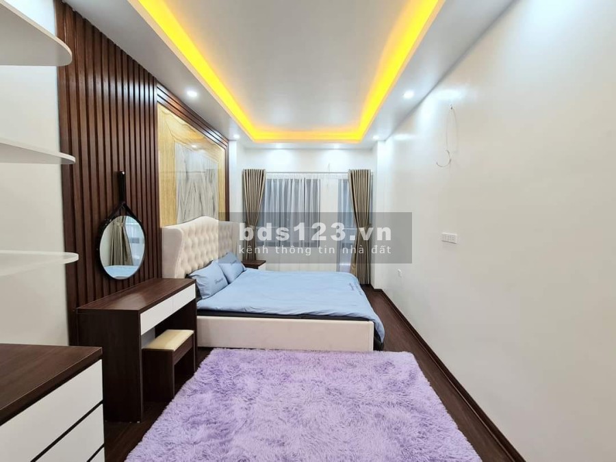 Bán nhà ngõ 147B Tân Mai diện tích sử dụng 54m2 5 tầng, giá bán 6 tỷ, lh 0984857937