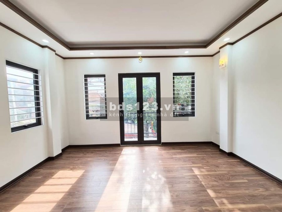 Bán nhà mặt Ngõ 110 Nguyễn Chính diện tích sử dụng 45m2 đúc 5 tầng, giá 6 tỷ