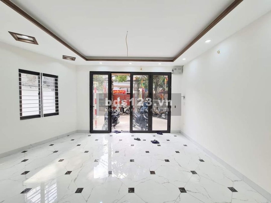 Bán nhà mặt Ngõ 110 Nguyễn Chính diện tích sử dụng 45m2 đúc 5 tầng, giá 6 tỷ