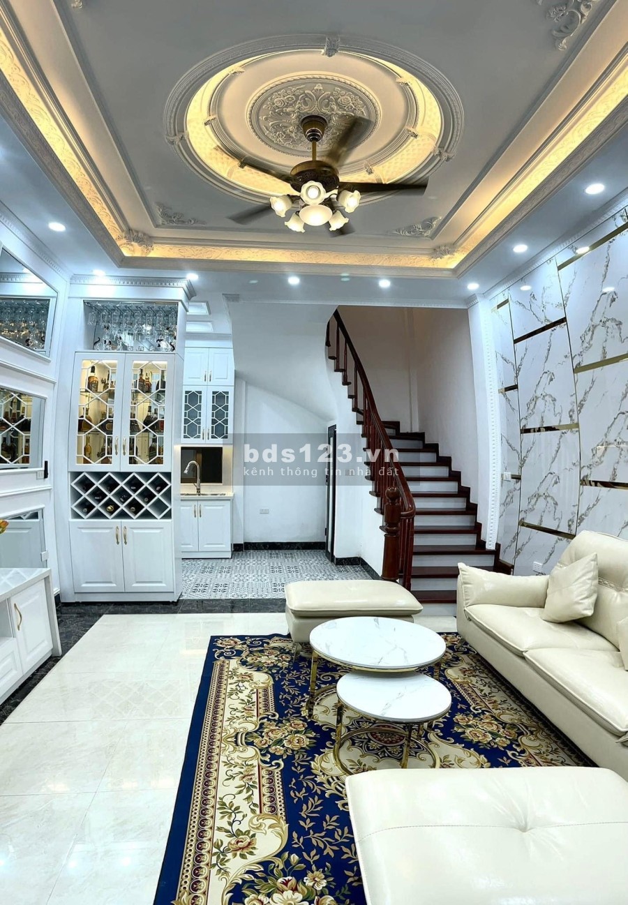 Bán nhà Quận Đống Đa, ngõ thông, kinh doanh giá tốt, ô tô đỗ cổng, yên tĩnh, lh 0944845195