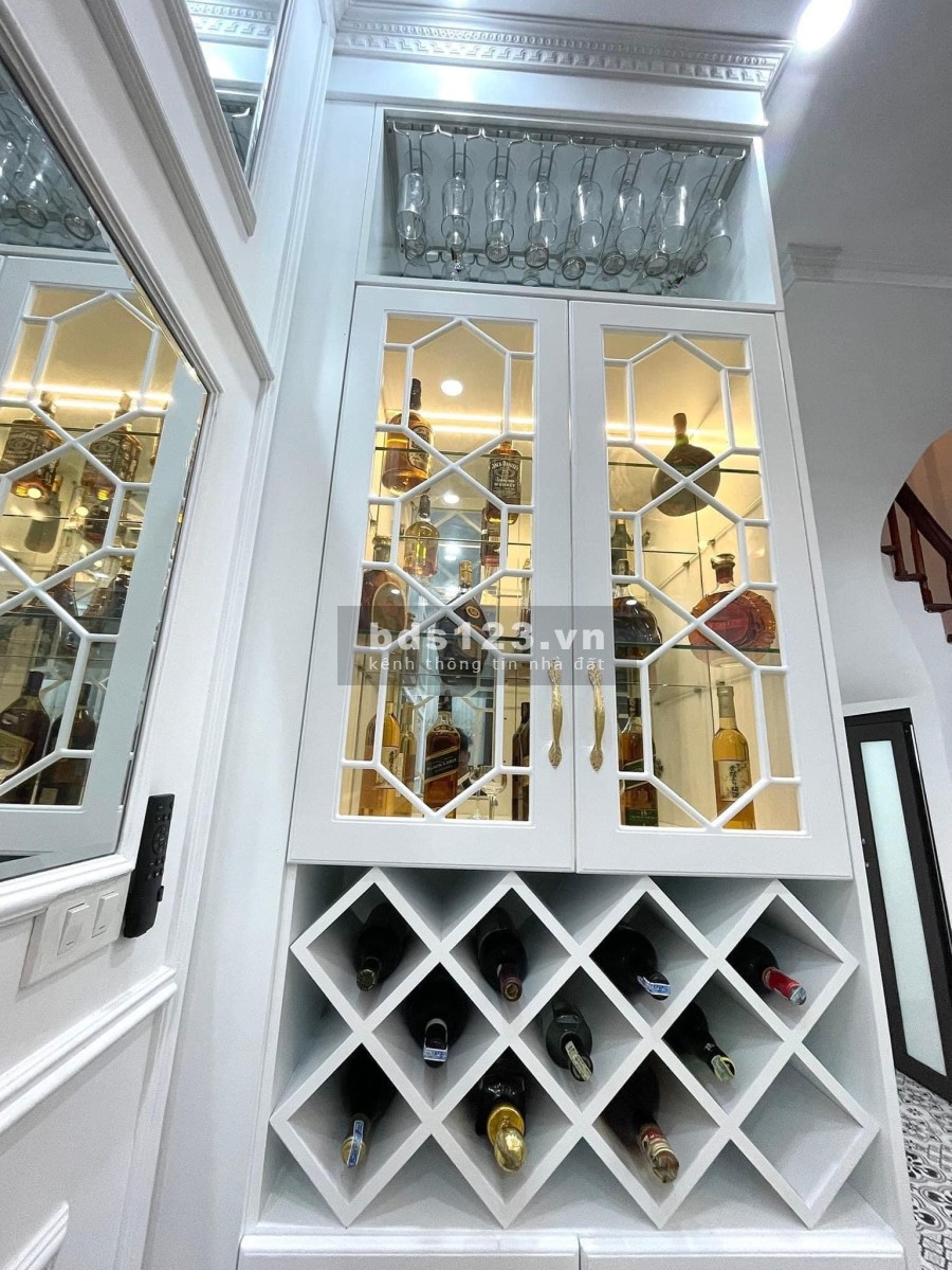 Bán nhà Quận Đống Đa, ngõ thông, kinh doanh giá tốt, ô tô đỗ cổng, yên tĩnh, lh 0944845195