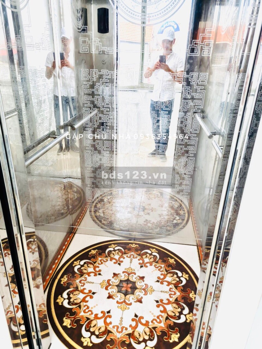 Chính chủ bán gấp nhà phố Âu Cơ 5 tầng thang máy đẹp, ngõ rộng gần chỗ đỗ ô tô LH: 0936354564