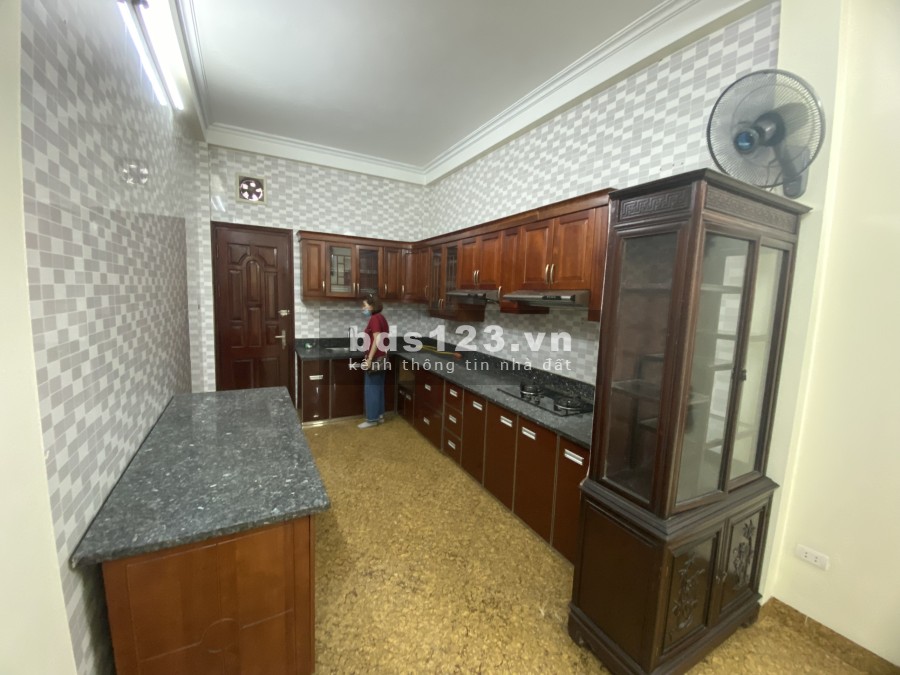 Cho thuê phòng trong căn 4 tầng phòng riêng biệt, giá tốt, khu dân cư yên tĩnh