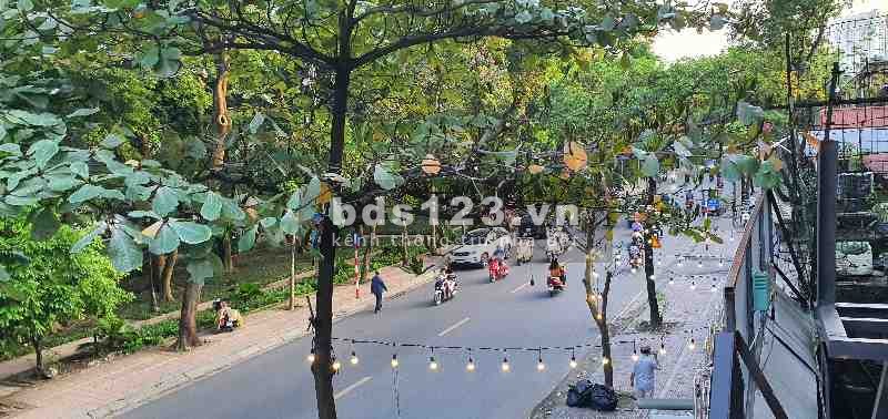 Bán nhà mặt phố Ngọc Lâm, Long Biên, Hà Nội diện tích 56m2, giá bán 14 tỷ