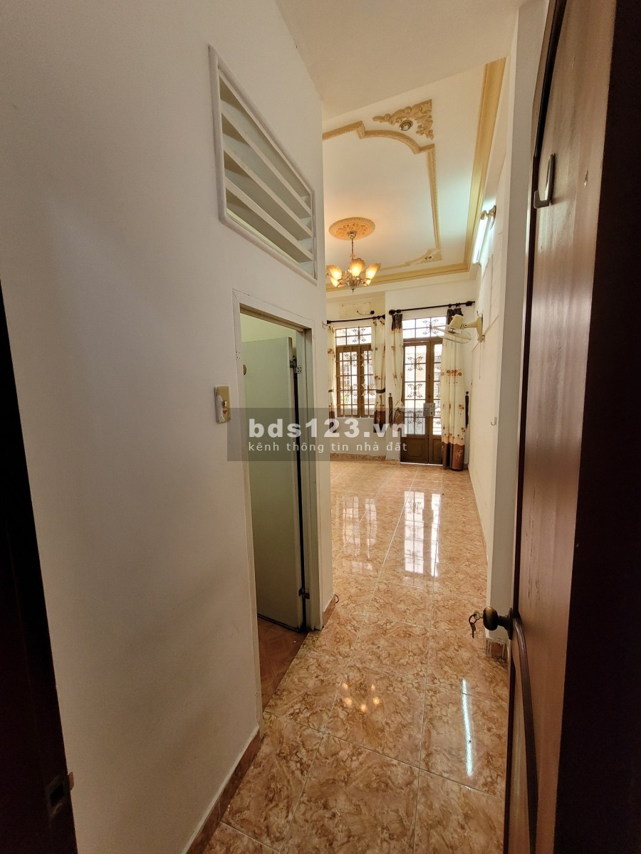Bán nhà hẻm Lê Văn Sỹ, phường 11, Quận Phú Nhuận giá tốt đầu tư, khu dân cư đông