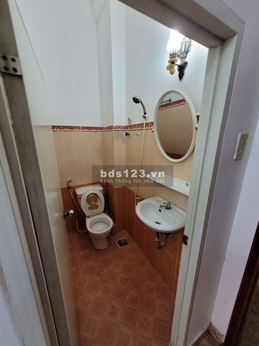Bán nhà hẻm Lê Văn Sỹ, phường 11, Quận Phú Nhuận giá tốt đầu tư, khu dân cư đông