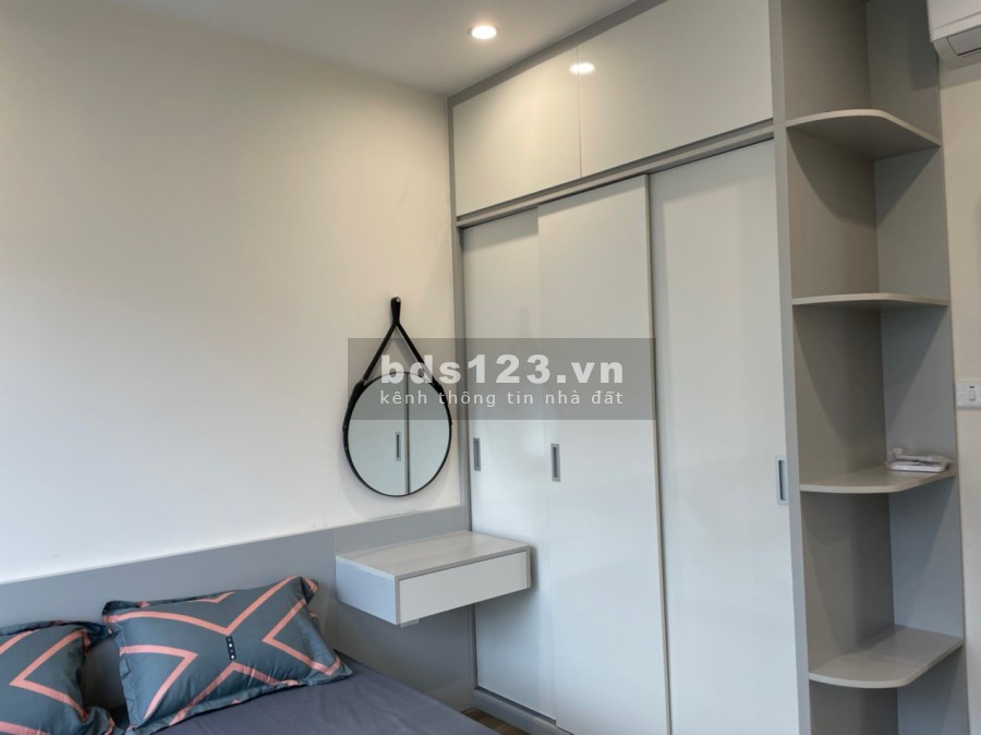 Chính chủ bán gấp căn hộ 2 phòng ngủ, 1 wc giá 1.730 tỷ, đã full nội thất, cc Vinhomes Ocean Park