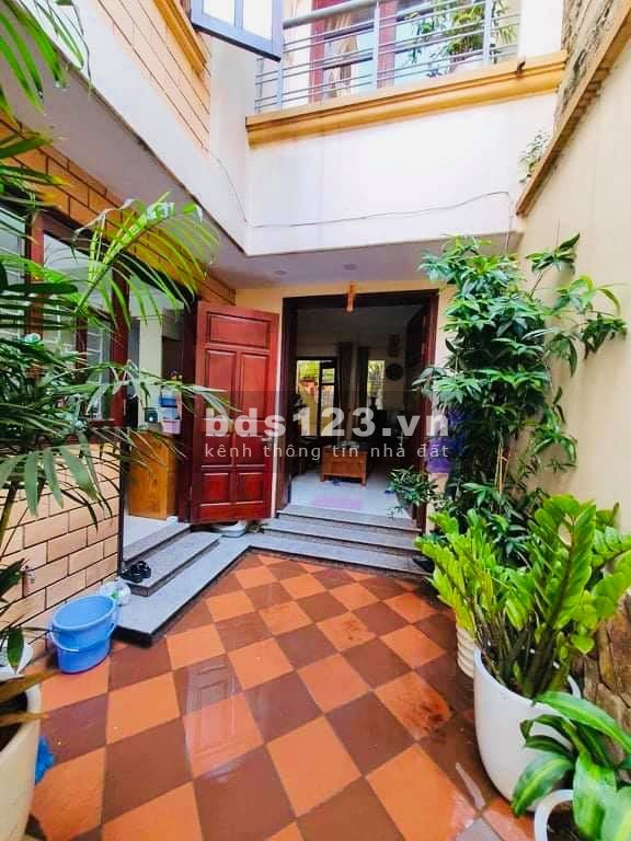 Nhà đẹp ở luôn ngõ 40 Tô Vĩnh Diện 4 tầng 62m² giá 6,5 tỷ đồng