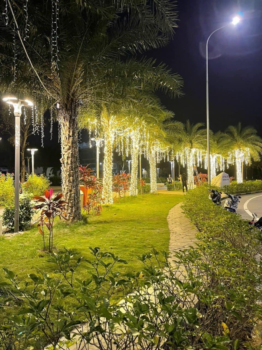 Bán Biệt thự Đơn Lập 240m, Đối Diện công viên và hồ tại TP Từ Sơn, cách Long Biên 15km. Lh