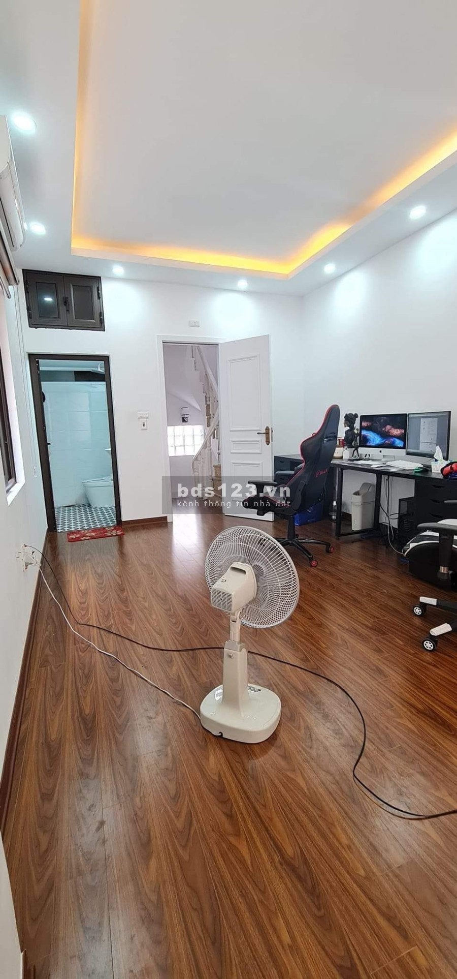 Nhà ngõ phố Thái Thịnh, 50m2 * 5 tầng, lô góc, nhà của kĩ sư thiết kế, full đồ chỉ nhỉnh 3 tỷ.