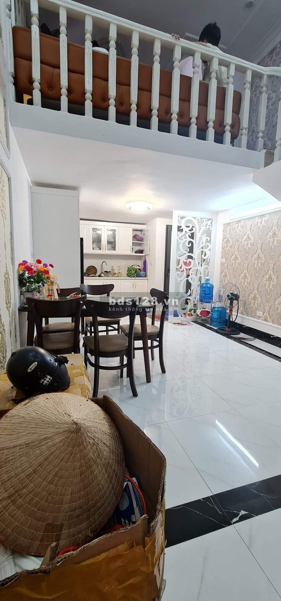 Nhà ngõ phố Thái Thịnh, 50m2 * 5 tầng, lô góc, nhà của kĩ sư thiết kế, full đồ chỉ nhỉnh 3 tỷ.