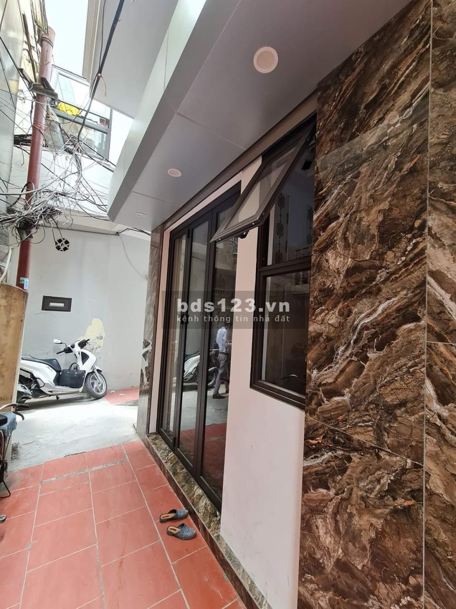 Nhà ngõ phố Thái Thịnh, 50m2 * 5 tầng, lô góc, nhà của kĩ sư thiết kế, full đồ chỉ nhỉnh 3 tỷ.