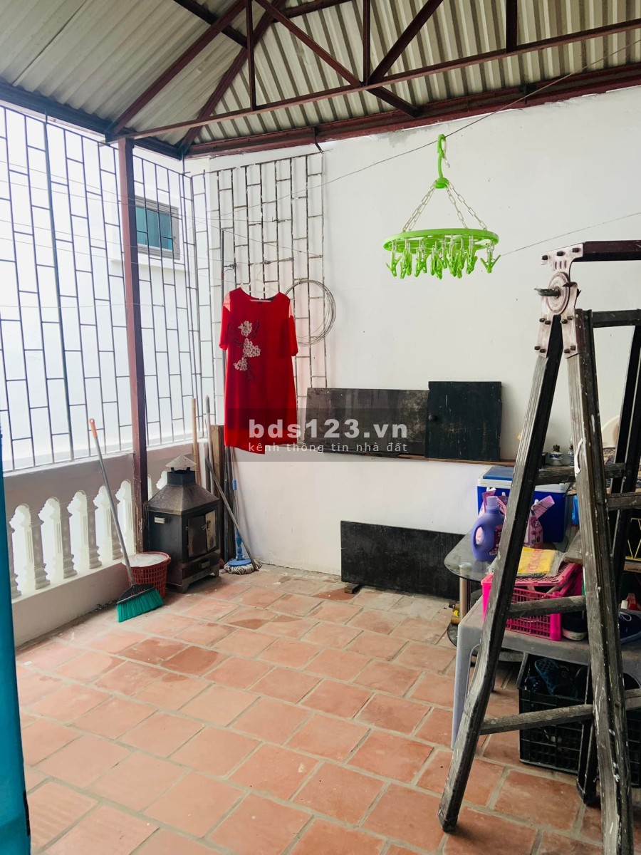 Bán nhà Cầu Giấy, 40m2 x 5 tầng , nở hậu , ngõ rộng thông nhiều phố, kinh doanh tốt - 3,3 tỷ