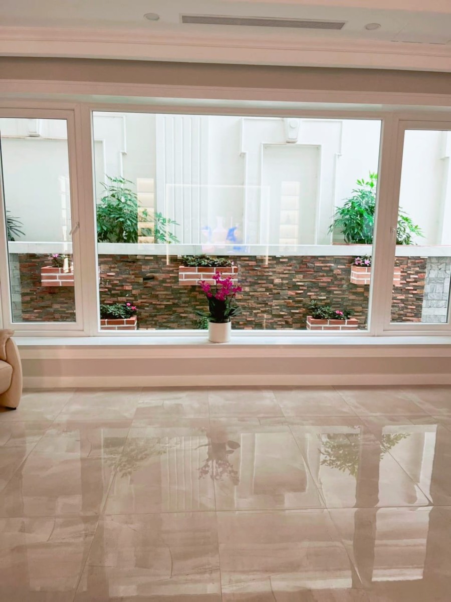 Bán căn biệt thự vip vinhomes đường Anh Đào, Long Biên, DT 393m2, MT 11m, 4T, giá 130 tỷ