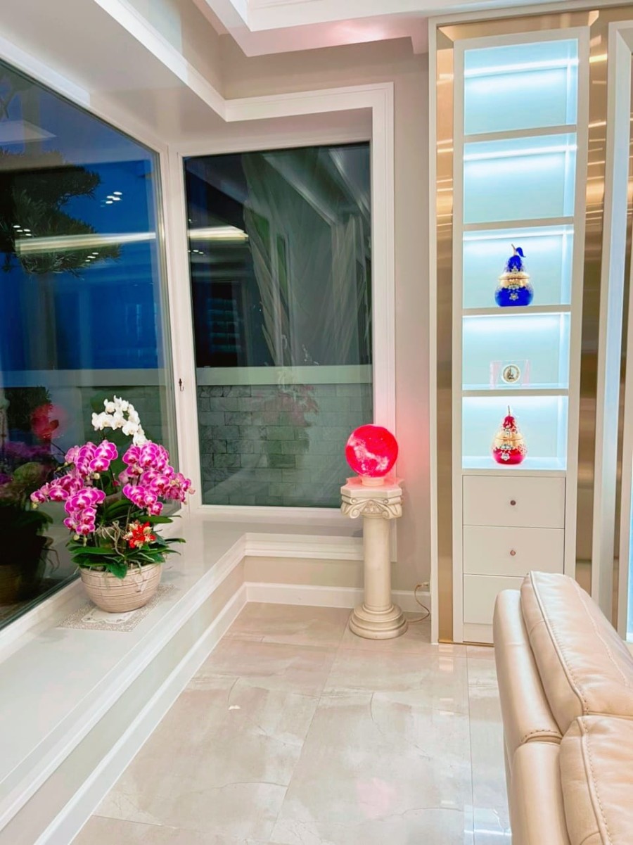 Bán căn biệt thự vip vinhomes đường Anh Đào, Long Biên, DT 393m2, MT 11m, 4T, giá 130 tỷ