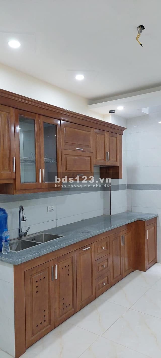 Bán nhà ngõ ô tô giá bán 3,85 tỷ dtsd 37m2 5 tầng tại Xuân Thuỷ