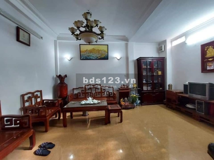 Bán nhà Nguyễn Khánh Toàn đúc 5 tầng dtsd 40m² kinh doanh chỉ 3,65 tỷ đồng