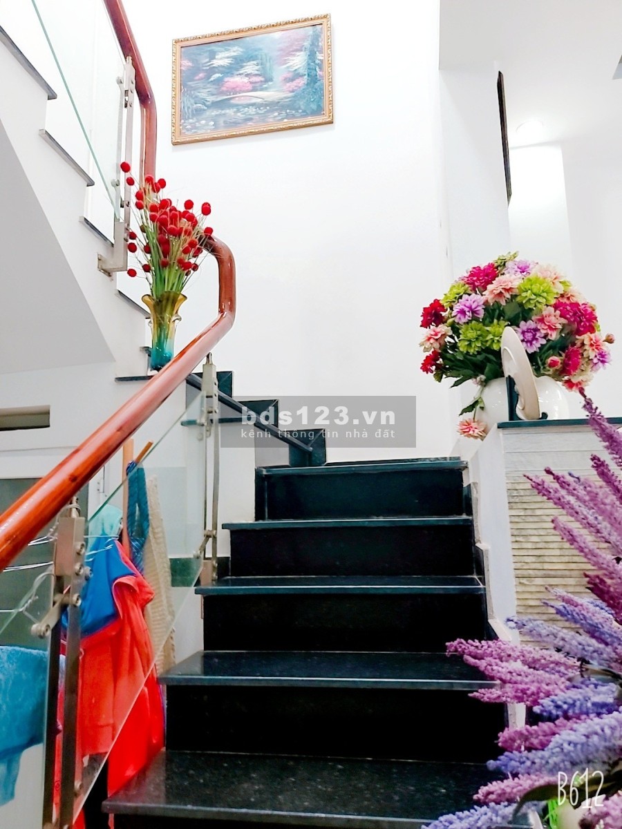 Bán nhà diện tích sử dụng 56m2 hẻm xe hơi 6m thông giá chỉ hơn 4 tỷ
