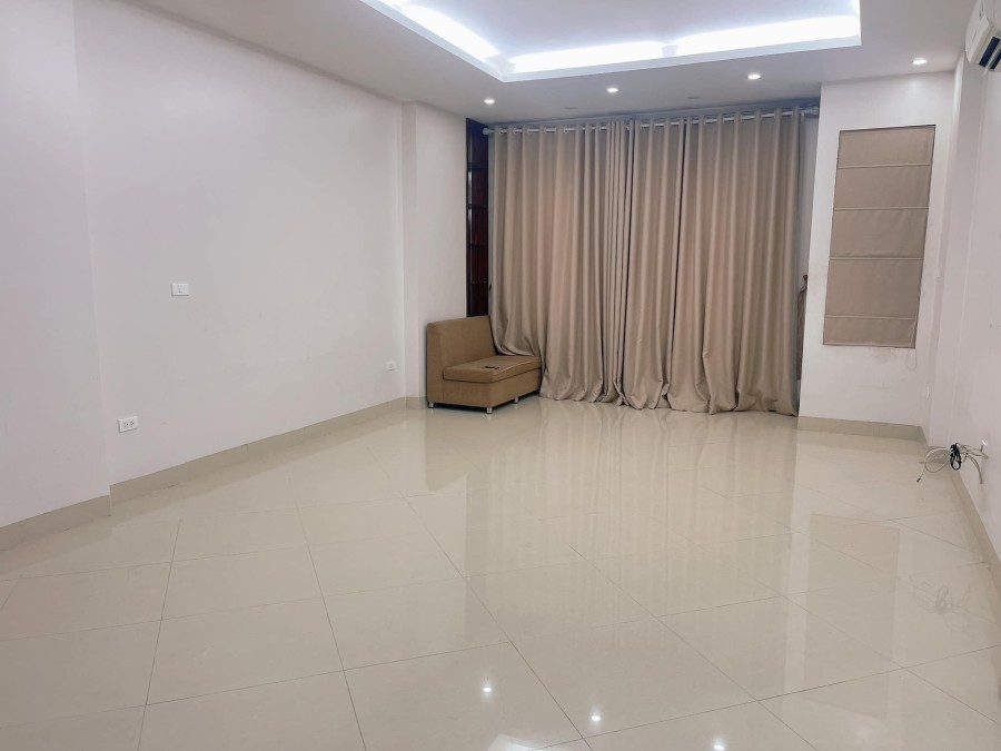 Cực phẩm Cầu Giấy diện tích sử dụng 63m2, ô tô, lô góc, nở hậu giá chỉ 8,7 tỷ