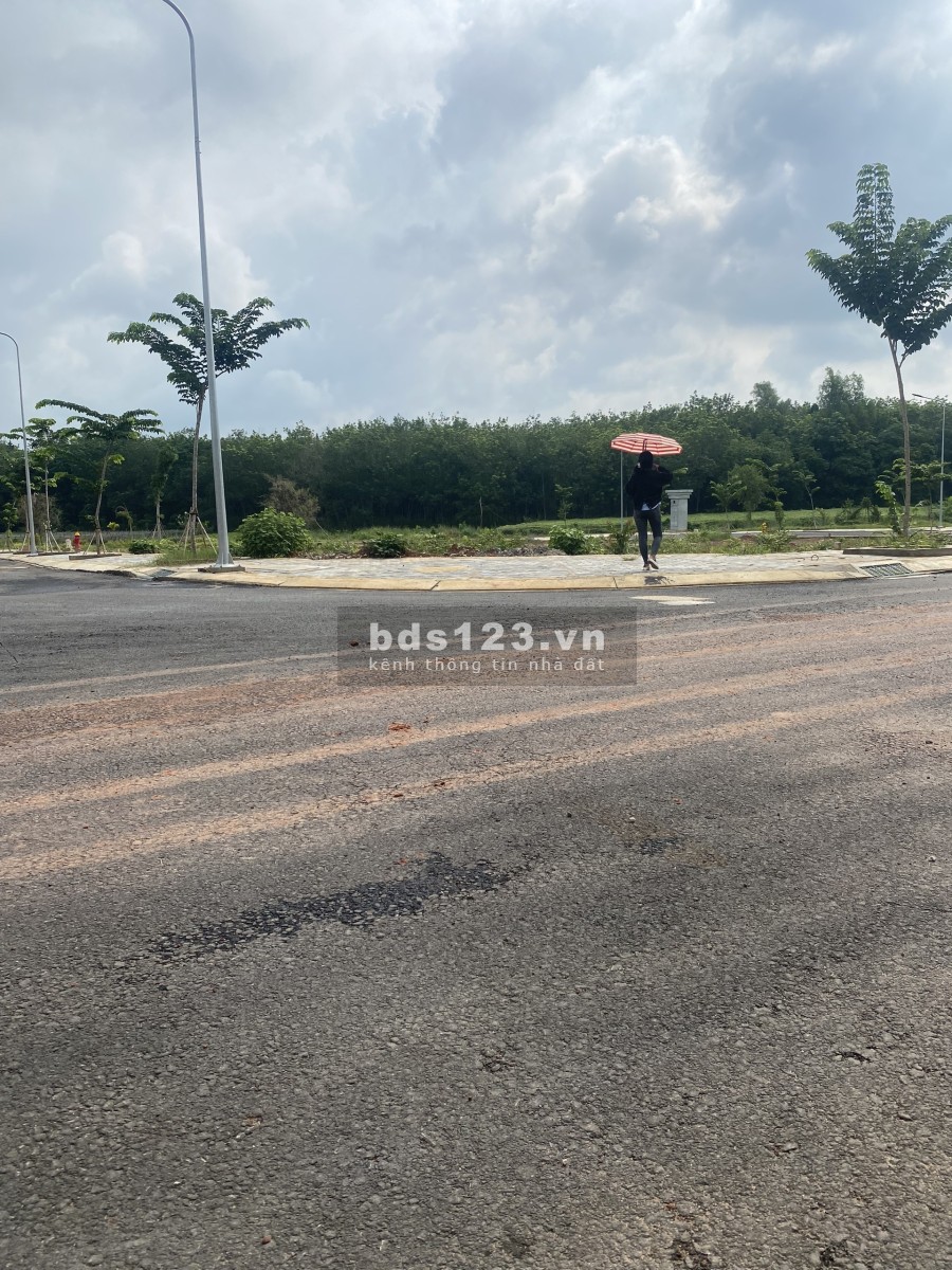 Dự án chuẩn bị mở bán tại Visip 2. Thị xã Tân Uyên, tháng 6 - 2022, khu dân cư hiện hữu
