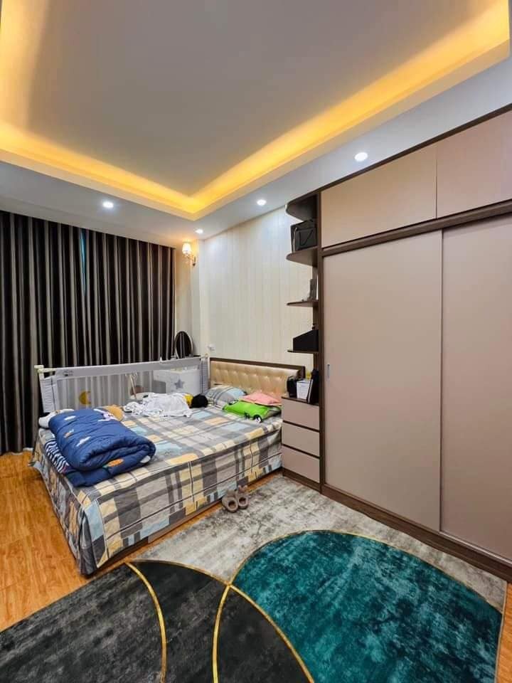 Bán nhà chính chủ Tân Mai, Lô góc 5 tầng, ô tô đỗ cửa, kinh doanh sầm uất giá lại rất bình dân