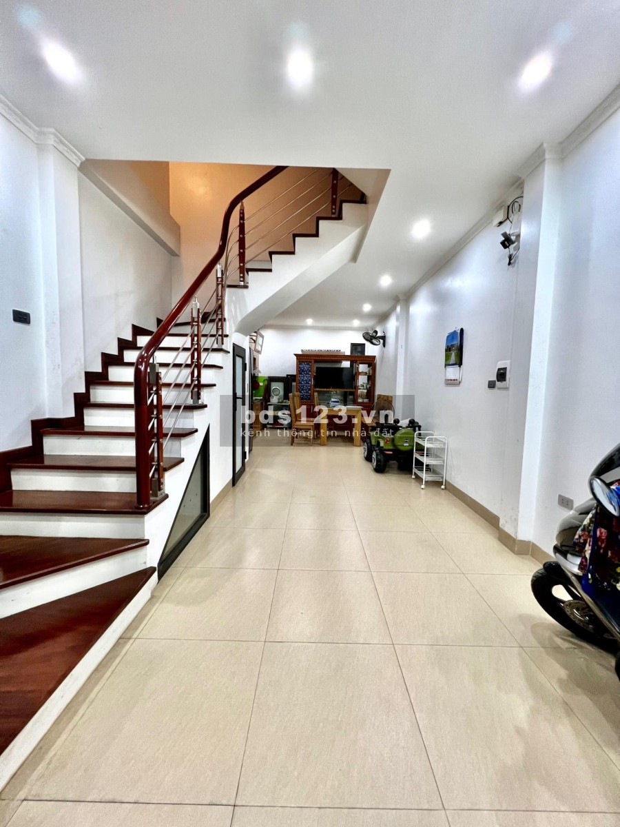Bán nhà Tây Hồ ngõ thông ô tô giá bán 5,9 tỷ đồng, dtsd 40m², ảnh thật 100%, lh 0982419944