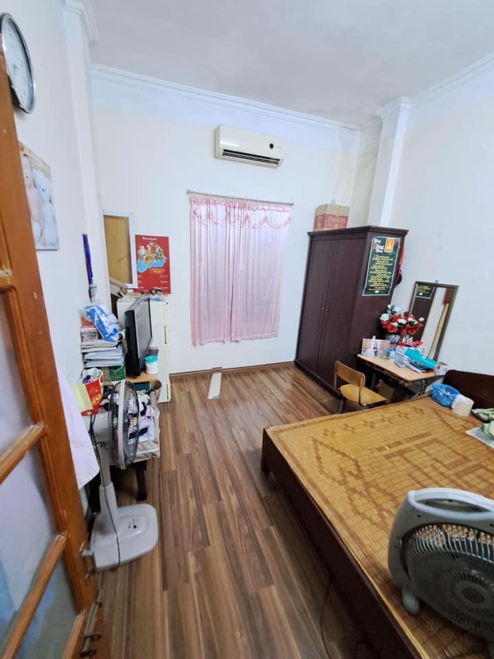 Tam trinh, Hoàng Mai, 28m² x 3 tầng, mt 3,5m, giá rẻ, nhà đẹp, ở ngay, giá nhỉnh 2 tỷ đồng