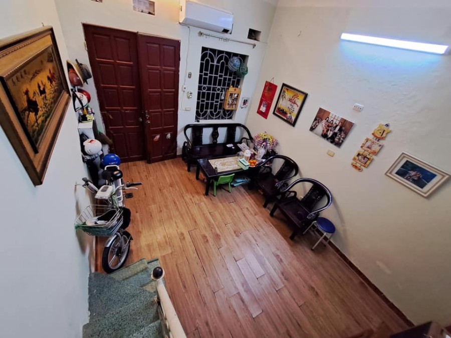 Tam trinh, Hoàng Mai, 28m² x 3 tầng, mt 3,5m, giá rẻ, nhà đẹp, ở ngay, giá nhỉnh 2 tỷ đồng