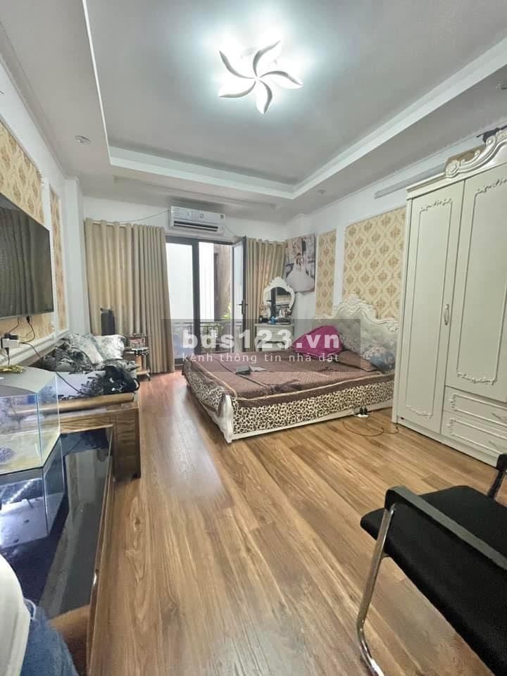 Bán nhà tặng nội thất Hoàng Mai nhà mới đẹp dtsd 30m2, mặt tiền 4m, giá tốt