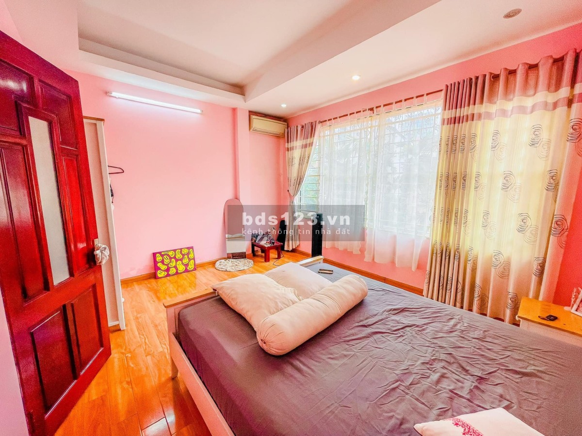 Bán nhà Phạm Văn Đồng, diện tích 45m2 - 6 tầng, Ngõ nông, gần công viên, trường đại học, giá 5,8 tỷ
