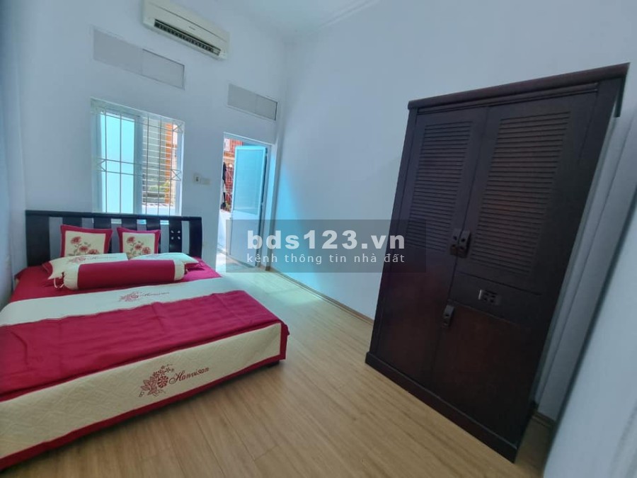 Bán nhà Hoàng mai diện tích 48m², 3 tầng ngõ nông ô tô đỗ cổng đầy đủ nội thất giá đầu tư