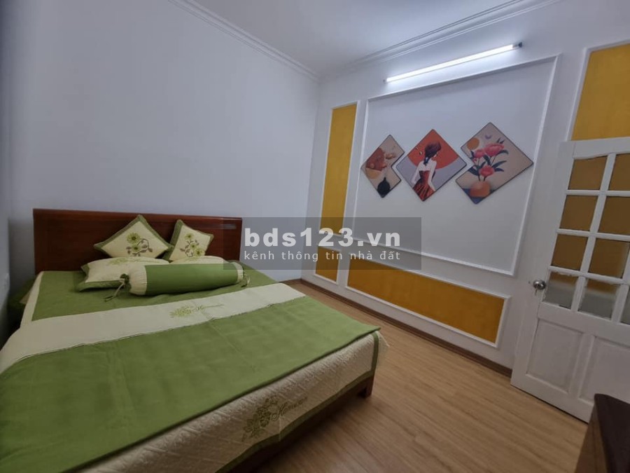 Bán nhà Hoàng mai diện tích 48m², 3 tầng ngõ nông ô tô đỗ cổng đầy đủ nội thất giá đầu tư
