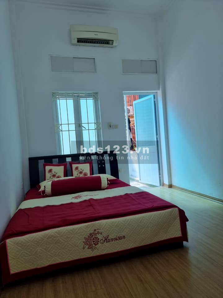 Bán nhà Hoàng mai diện tích 48m², 3 tầng ngõ nông ô tô đỗ cổng đầy đủ nội thất giá đầu tư