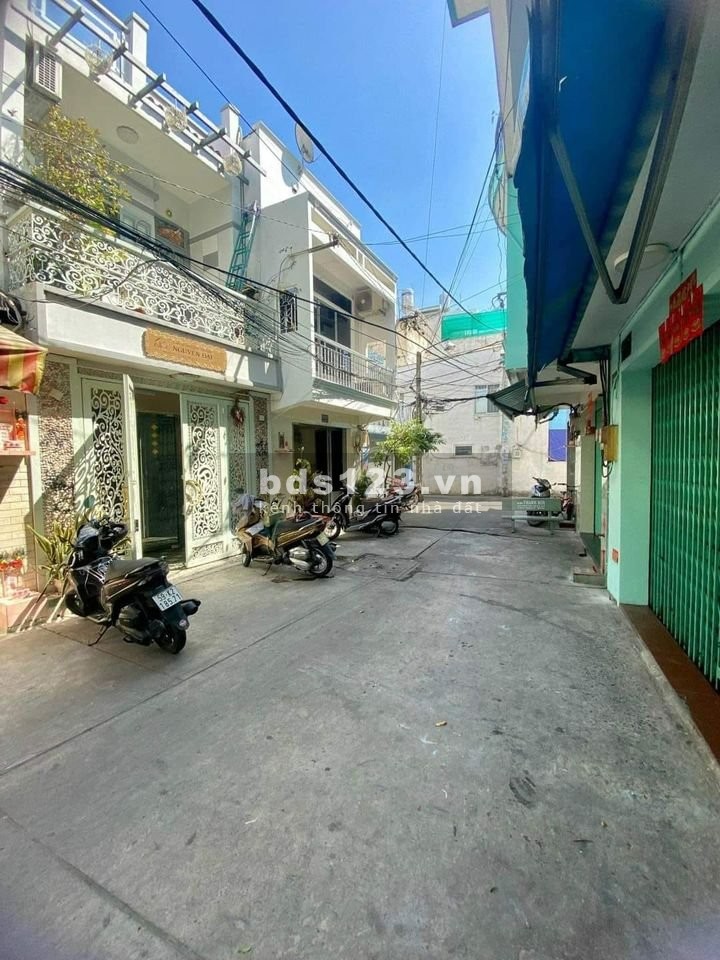 Bán nhà 2 mặt tiền trước sau hẻm xe hơi phường 9, diện tích 4x16, giá nhỉnh 6 tỷ đồng