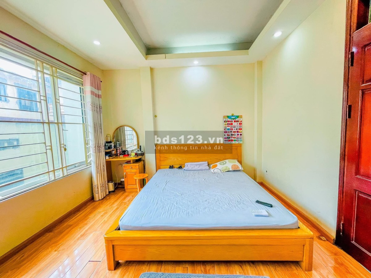 Bán nhà Phạm Văn Đồng, diện tích 45m2 - 6 tầng, Ngõ nông, gần công viên, trường đại học, giá 5,8 tỷ